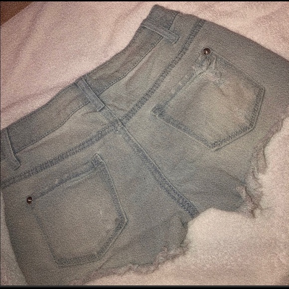 Dark green button up crop Top! - Picture 4 of 5